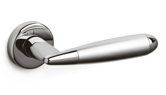 Olivari Aster door handle designed by Studio Olivari