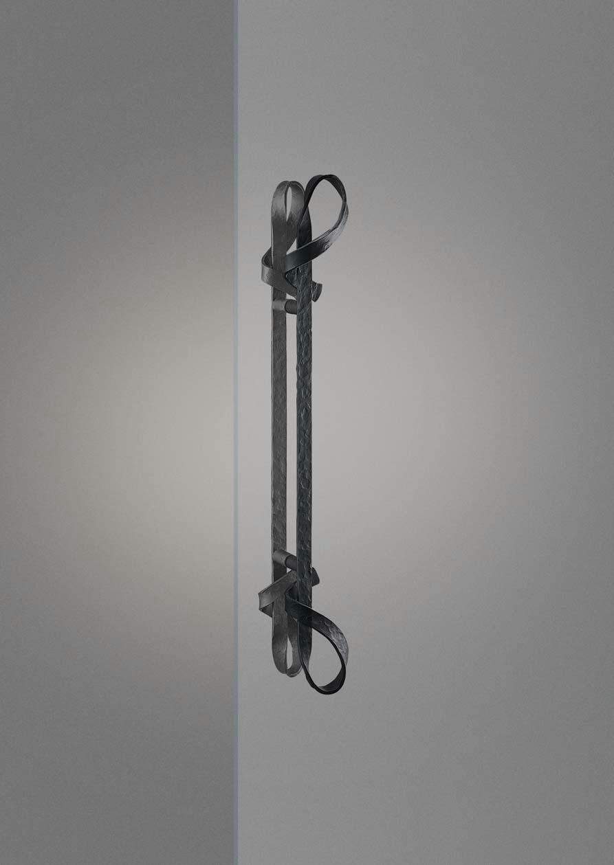 Elmes Of Japan Medium Iron Entry Pull by Bellevue Architectural