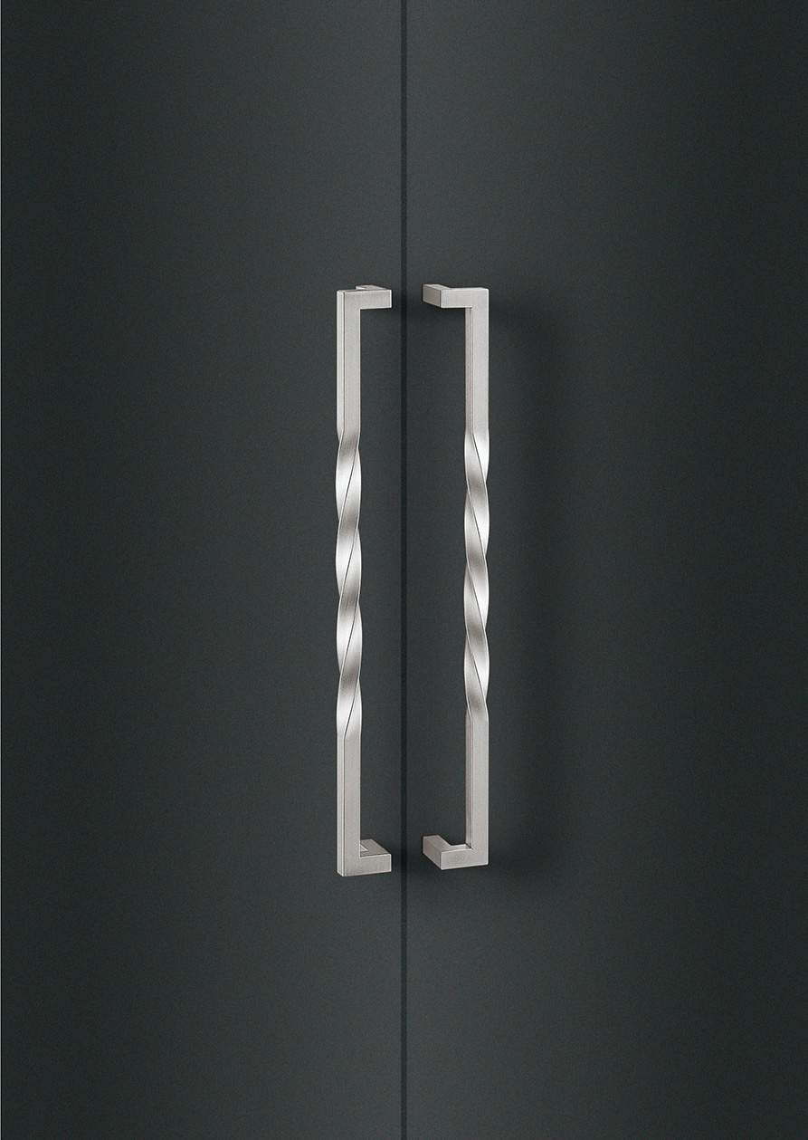 Elmes Of Japan Medium Entry Door Pull by Bellevue Architectural